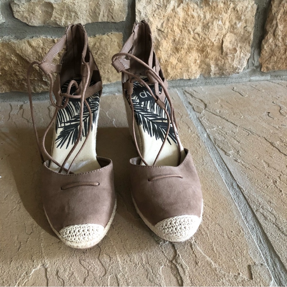 Platform wedges